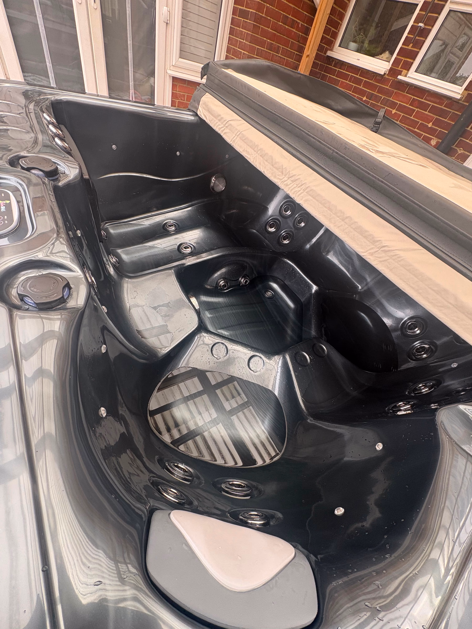 Seven Signs Your Hot Tub Needs a Professional Deep Clean